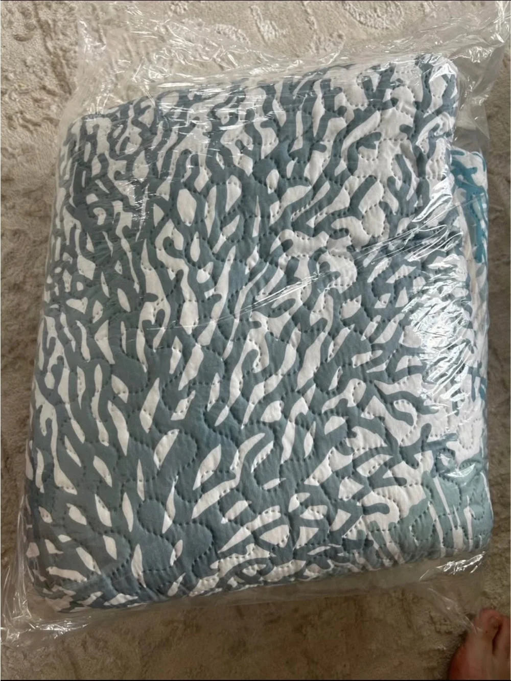 King Size Quilt Set, Ocean Blue Coral Seamless White Lightweight Bedspread Cover